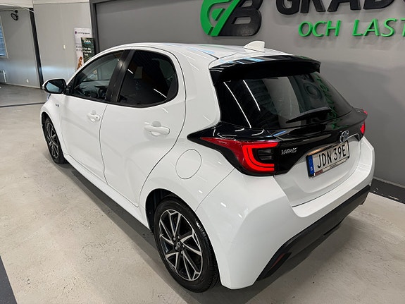 Toyota Yaris 7 of 19