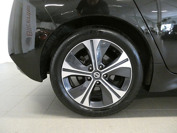 Nissan Leaf 9 of 22