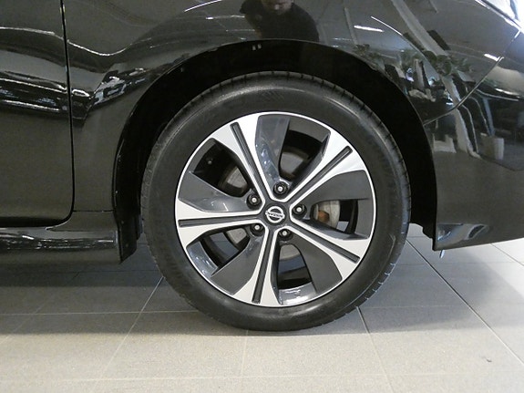 Nissan Leaf 6 of 22