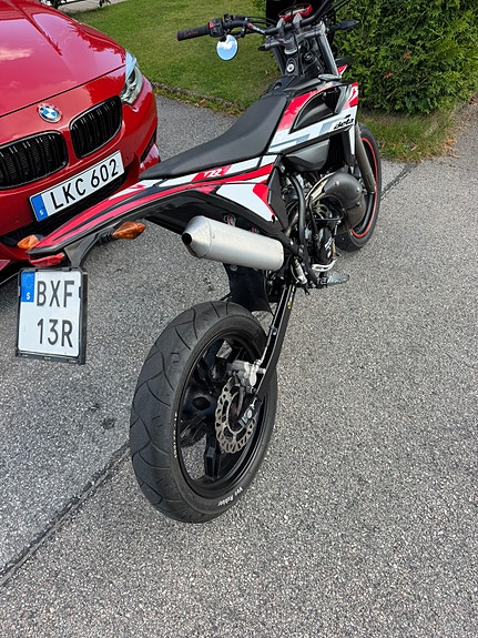Beta RR50 Motard 2 of 7