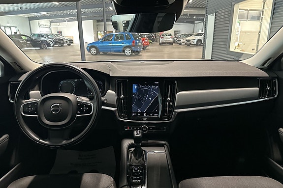 Volvo V90 8 of 23