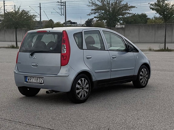 Mitsubishi Colt 3 of 7