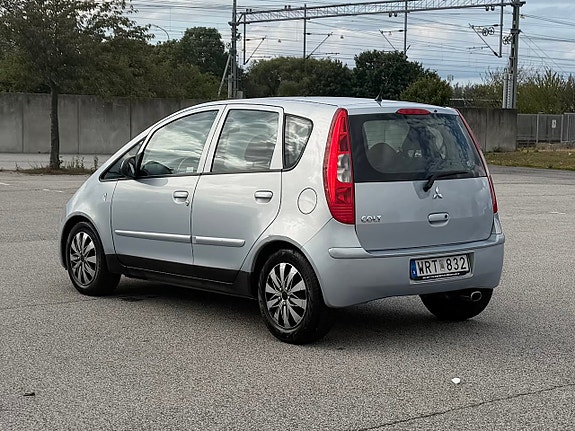 Mitsubishi Colt 4 of 7
