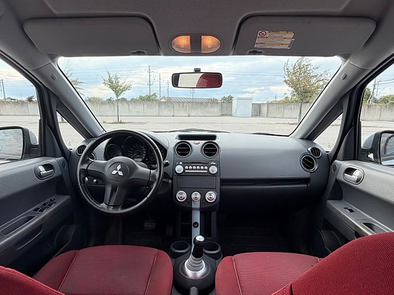 Mitsubishi Colt 7 of 7