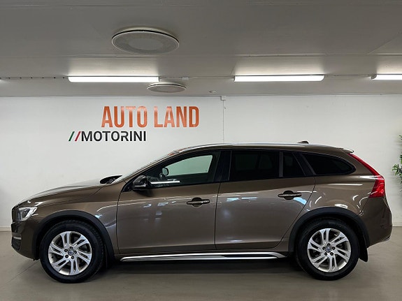 Volvo V60 Cross Country 4 of 27