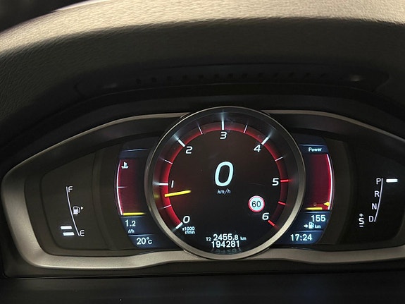 Volvo V60 Cross Country 24 of 27