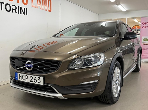 Volvo V60 Cross Country 2 of 27
