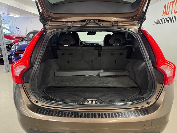 Volvo V60 Cross Country 15 of 27