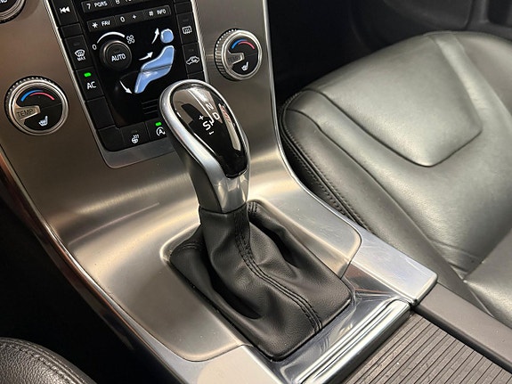 Volvo V60 Cross Country 10 of 27
