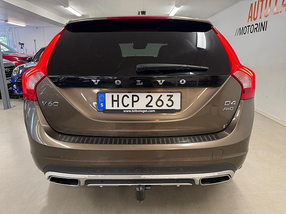 Volvo V60 Cross Country 14 of 27