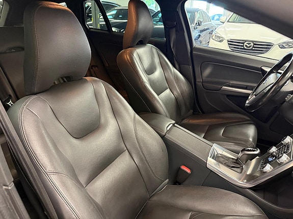 Volvo V60 Cross Country 19 of 27