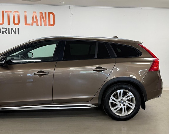 Volvo V60 Cross Country 6 of 27