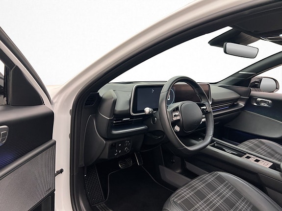 Hyundai Ioniq 6 12 of 30
