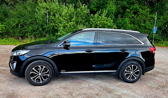 Kia Sorento 2 of 10
