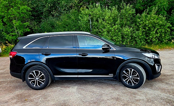 Kia Sorento 3 of 10