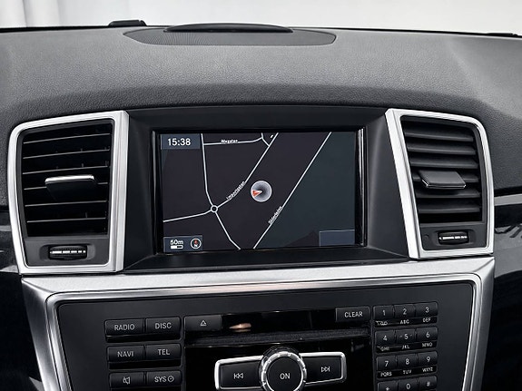 Mercedes-Benz ML350 14 of 19
