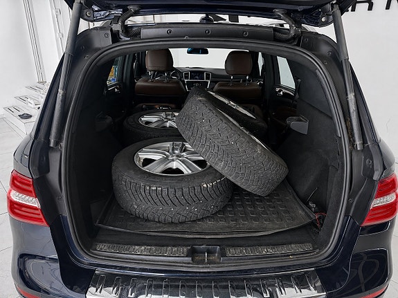Mercedes-Benz ML350 19 of 19
