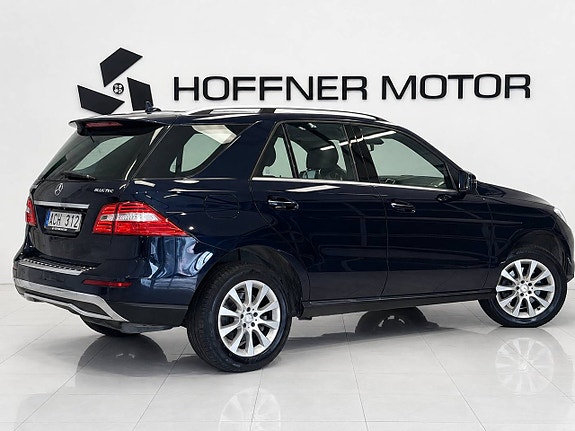 Mercedes-Benz ML350 5 of 19