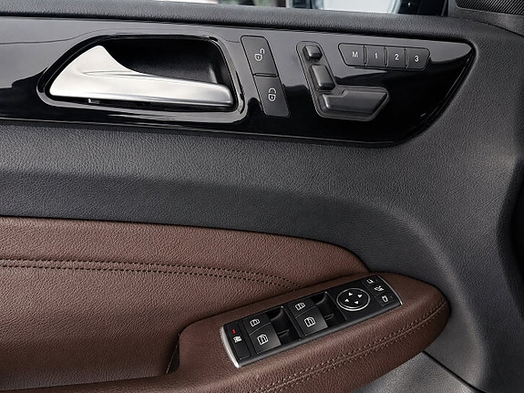 Mercedes-Benz ML350 9 of 19