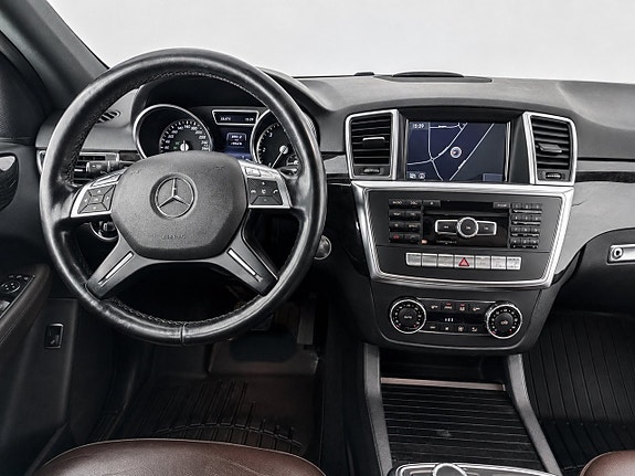 Mercedes-Benz ML350 18 of 19