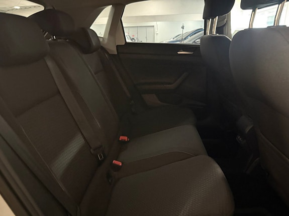 Volkswagen Polo 18 of 23