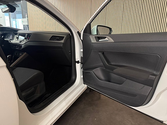Volkswagen Polo 19 of 23