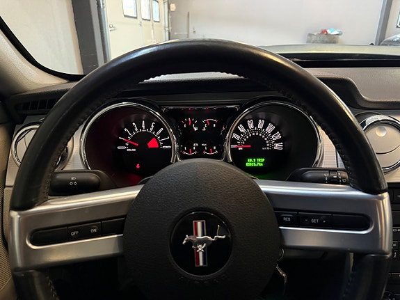 Ford Mustang 11 of 16