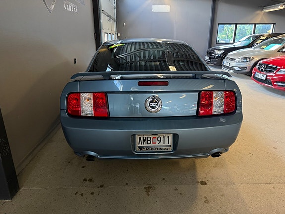 Ford Mustang 6 of 16