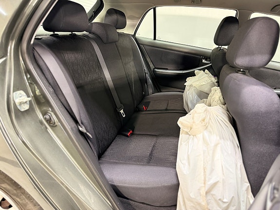 Toyota Corolla 12 of 19