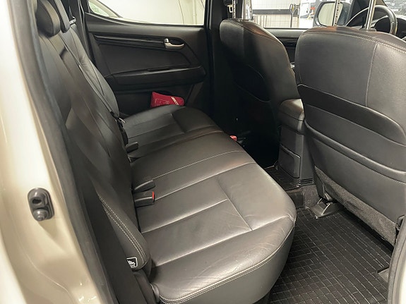 Isuzu D-max 10 of 13