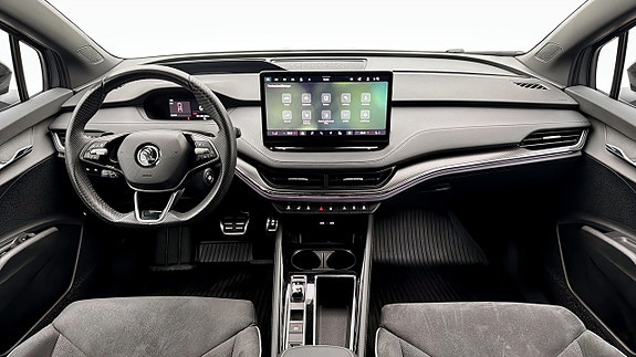 Skoda Enyaq 10 of 21