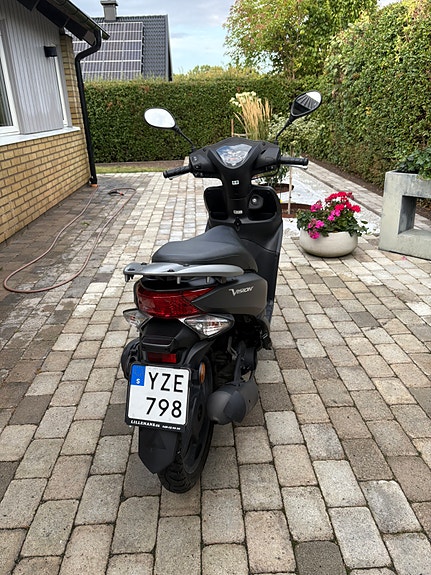 Honda Vision NSC50 2 of 5
