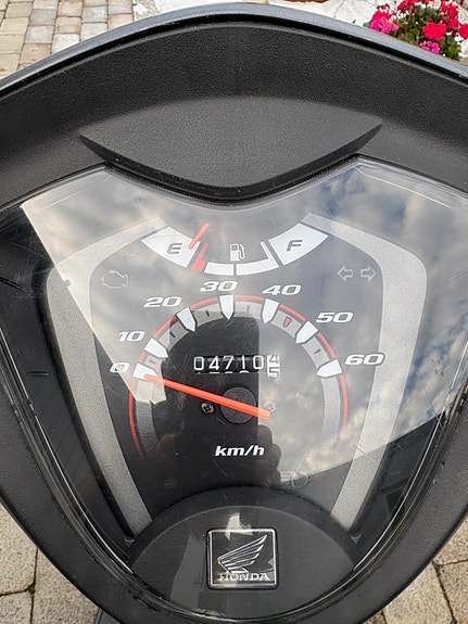 Honda Vision NSC50 4 of 5