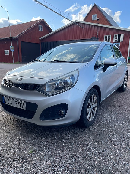 Kia Rio 2 of 8