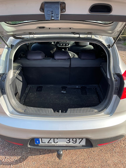 Kia Rio 6 of 8