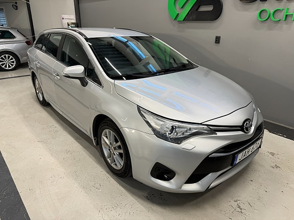 Toyota Avensis 7 of 18