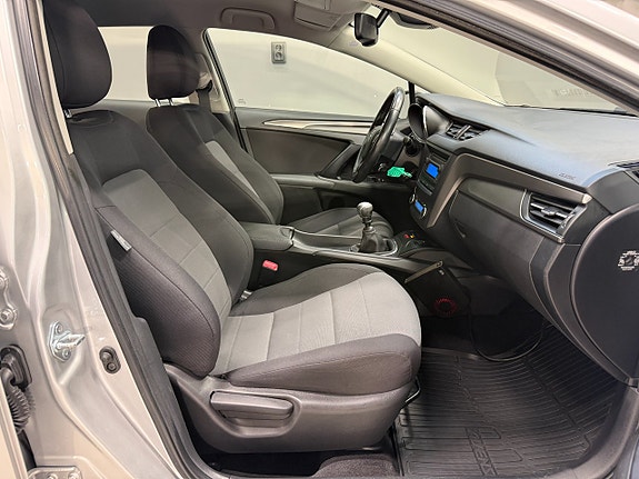 Toyota Avensis 10 of 18