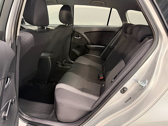Toyota Avensis 11 of 18