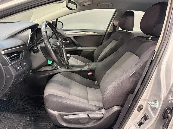Toyota Avensis 9 of 18