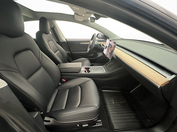 Tesla Model 3 25 of 30