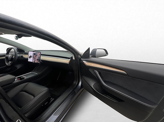 Tesla Model 3 26 of 30