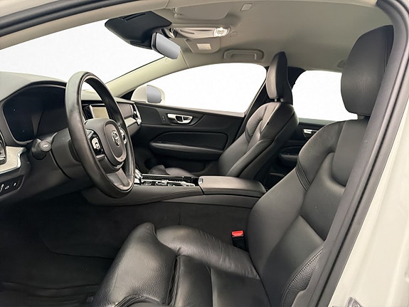 Volvo V60 10 of 30