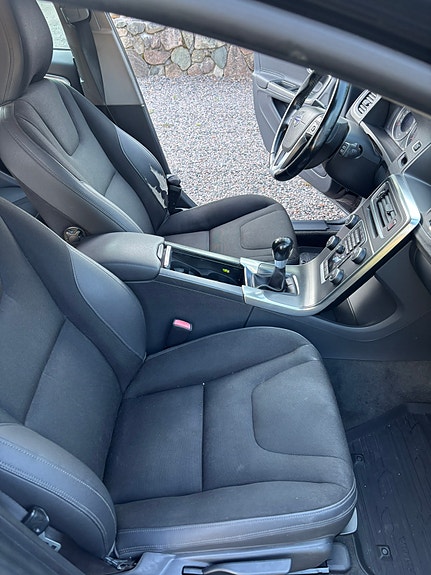 Volvo V60 14 of 14