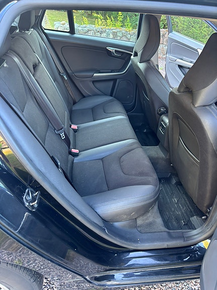 Volvo V60 13 of 14