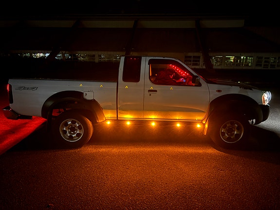 Nissan NP300 6 of 6
