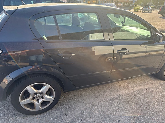 Opel Astra 3 of 4