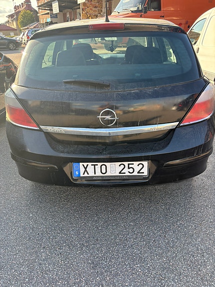 Opel Astra 2 of 4