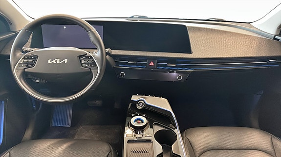 Kia EV6 4 of 12