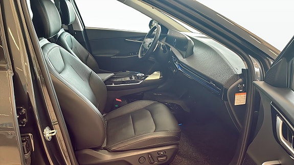 Kia EV6 3 of 12