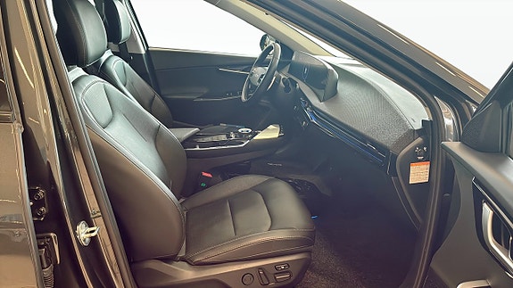 Kia EV6 3 of 12